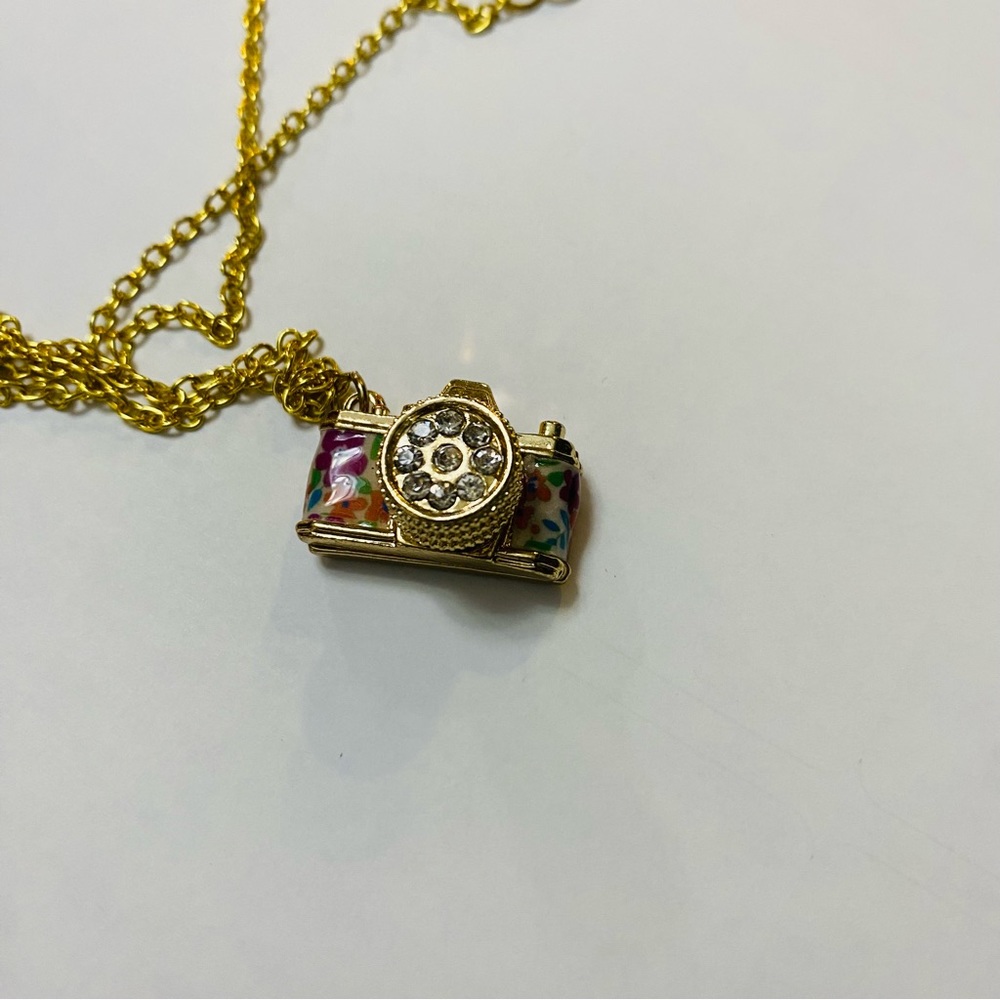FOREVER 21 Floral Camera Necklace - Picture 5 of 8